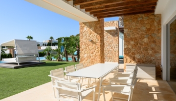 Resa Estates te koop sale Cala Comte terrace  .jpg